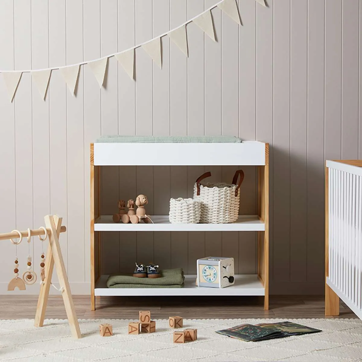 Aspiring Natural   White/Natural Four Piece Nursery Set Mocka