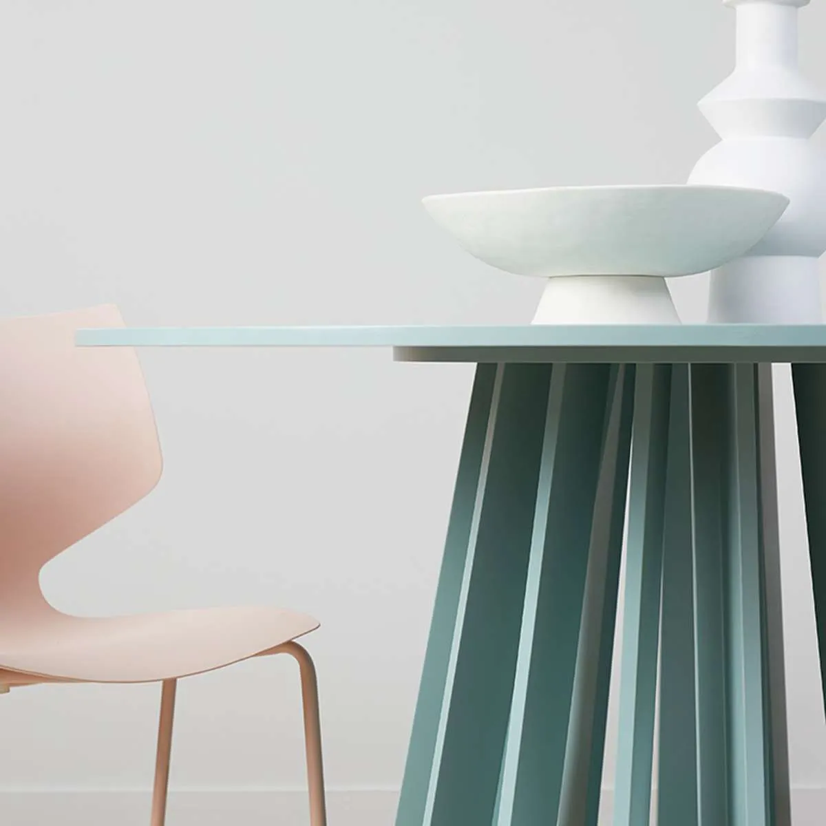 Rune Four Seater Slatted Round Dining Table - Sage Mocka
